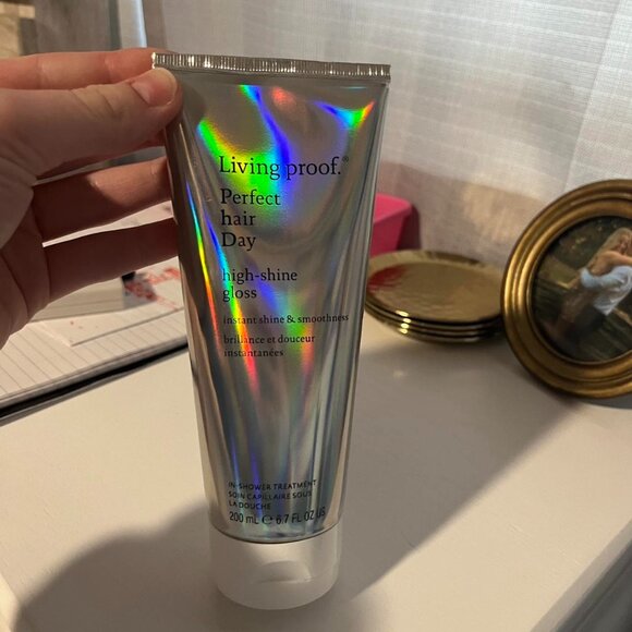 Living Proof Perfect Hair Day high-shine gloss - Picture 1 of 3